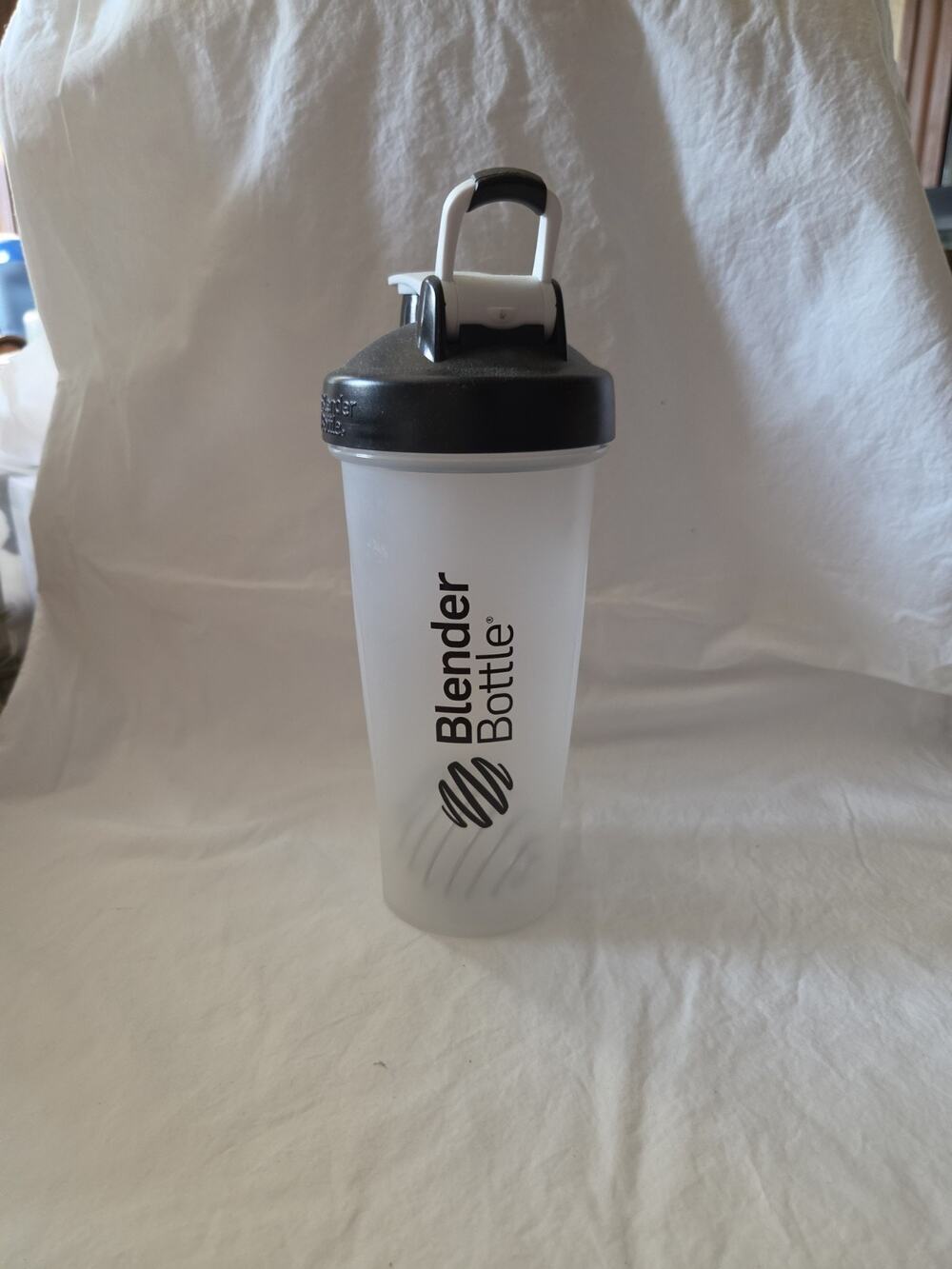 Workout Blender Bottle Classic W/ Loop Sport Mixer Black & Clear 20oz Gym Shaker